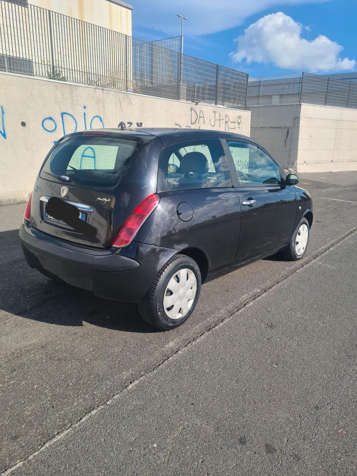 Lancia Ypsilon 1.3 MJT 75 CV Argento