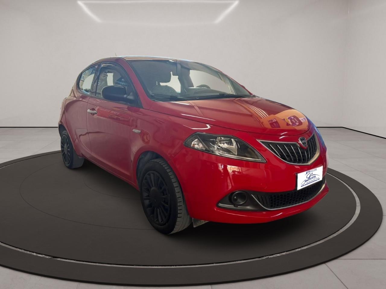 Lancia Ypsilon 1.0 FireFly 5 porte S&S Hybrid Ecochic Silver