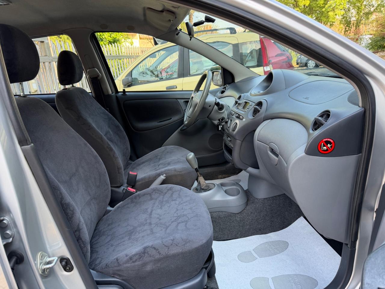 Toyota Yaris 1.0i 16V cat 5 porte
