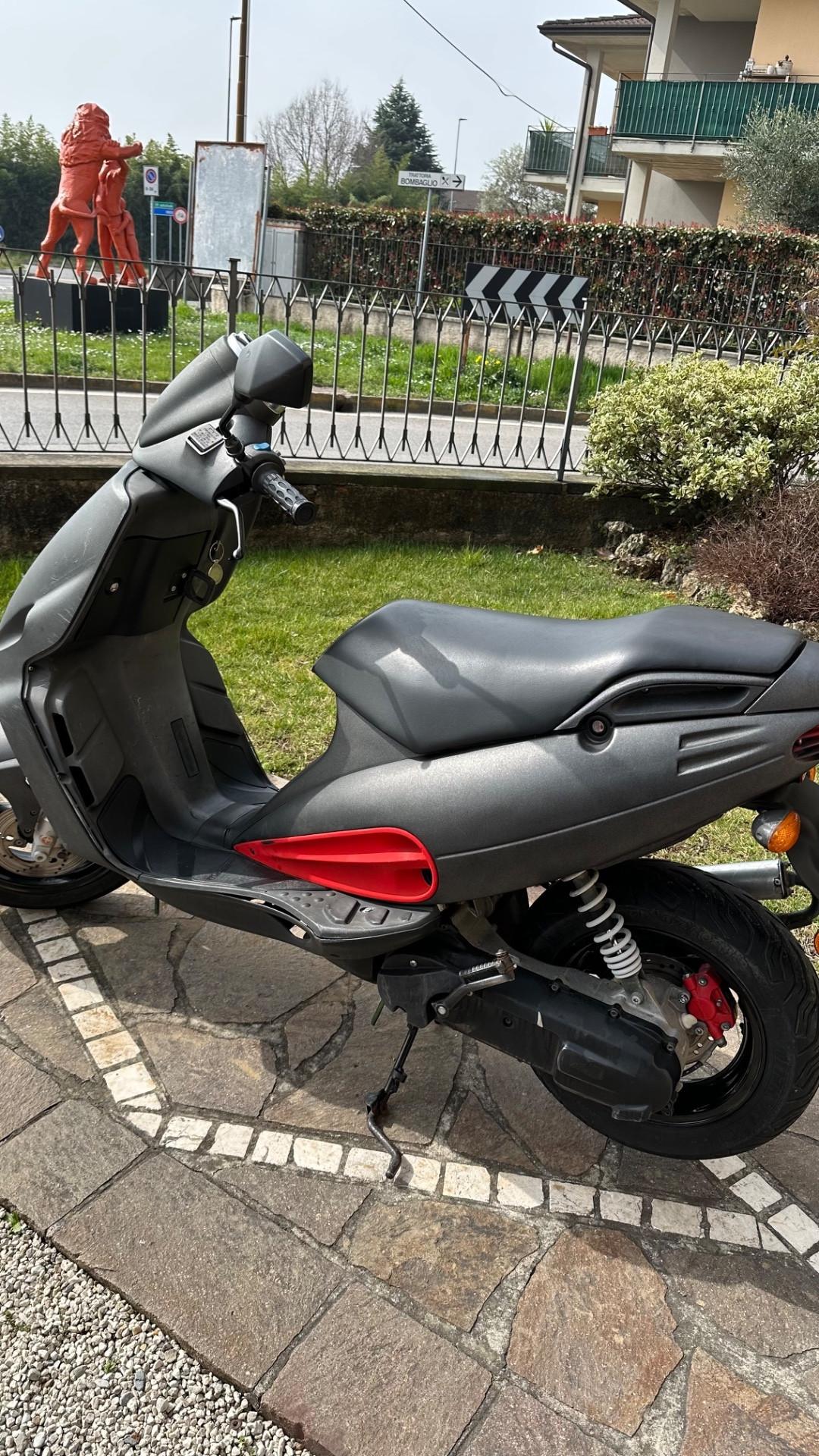 Malaguti F12 Phantom 50 Liquido Doppio disco