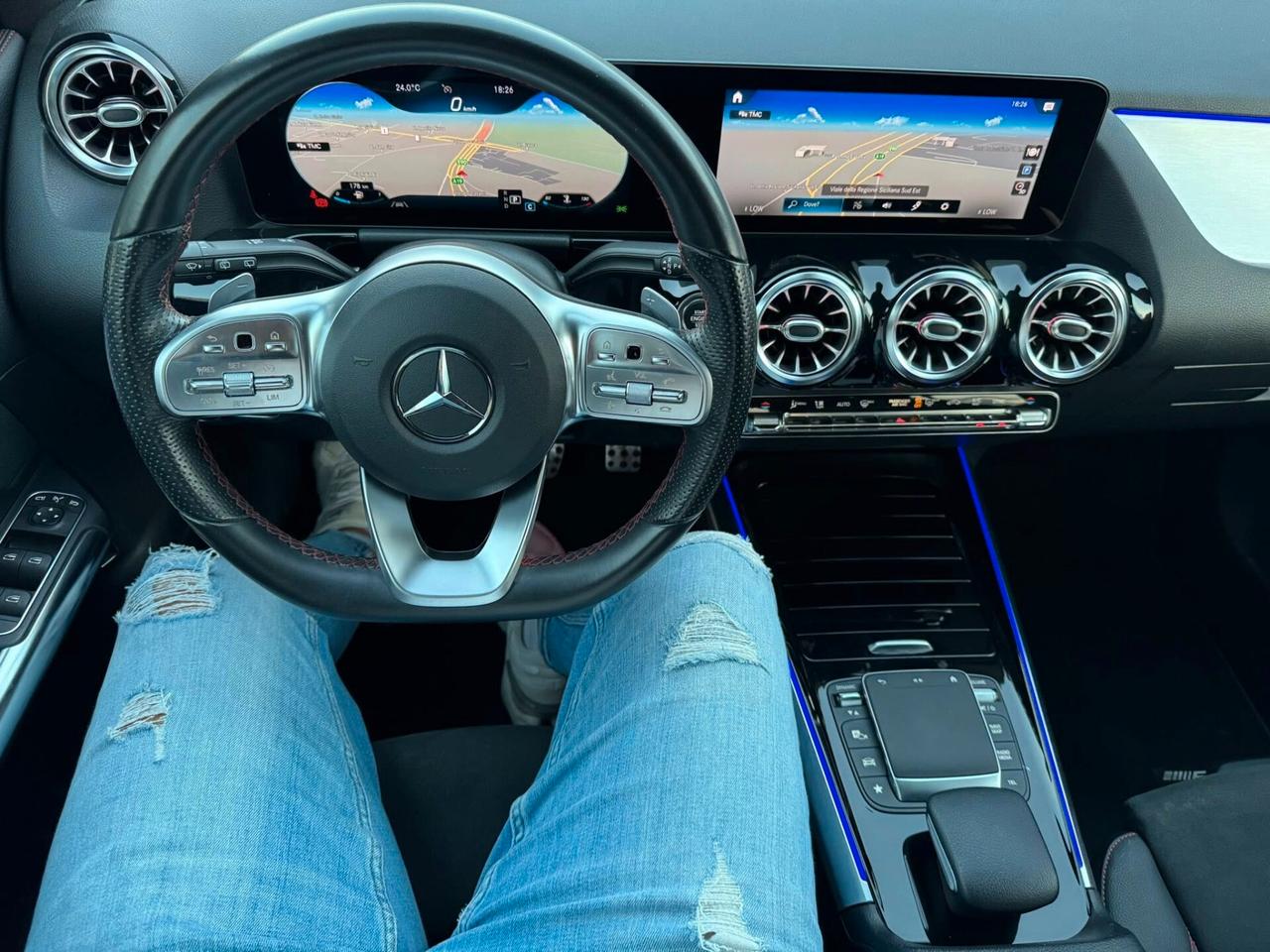 MERCEDES GLA200d PREMIUM AMG