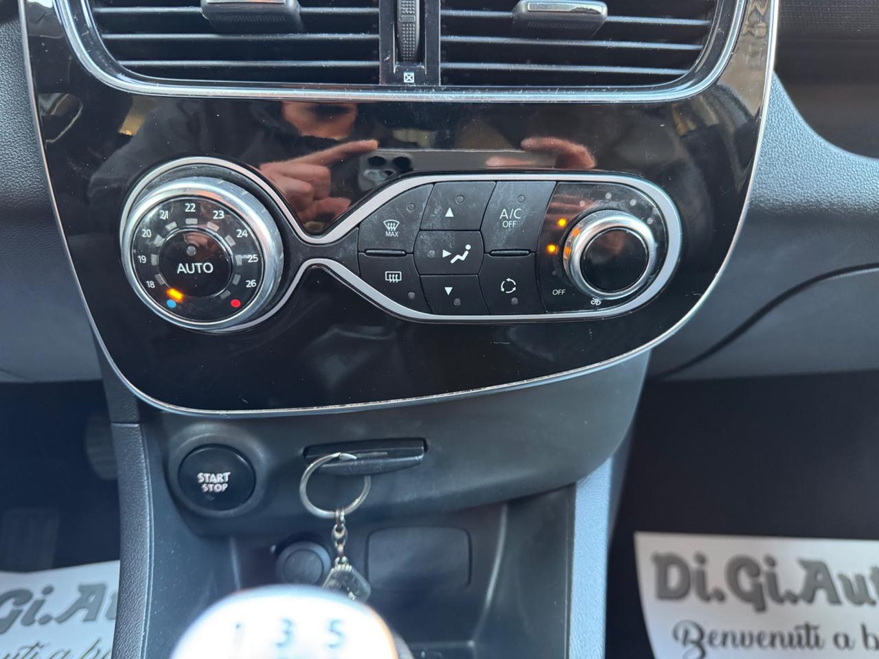 Renault Clio TCe 12V90 CV 5 porte Moschino