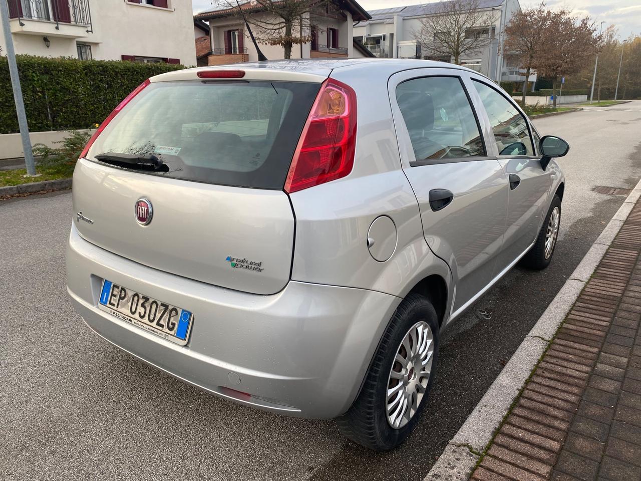 Fiat Punto 1.4 8V 5 porte Natural Power Street