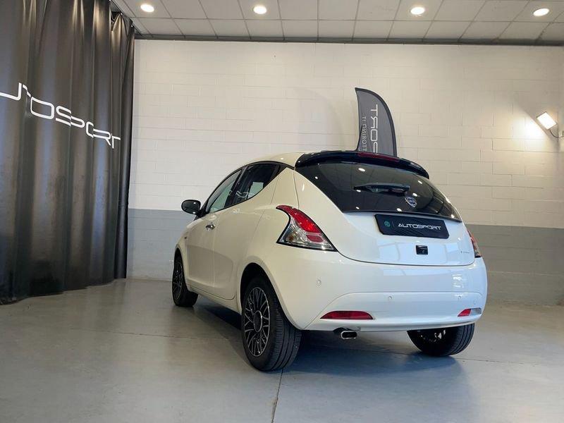 Lancia Ypsilon 1.0 FireFly 5 porte S&S Hybrid Platino