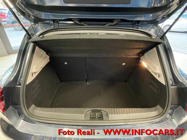 RENAULT Clio TCe 100 CV 5 porte Business Iva Esposta