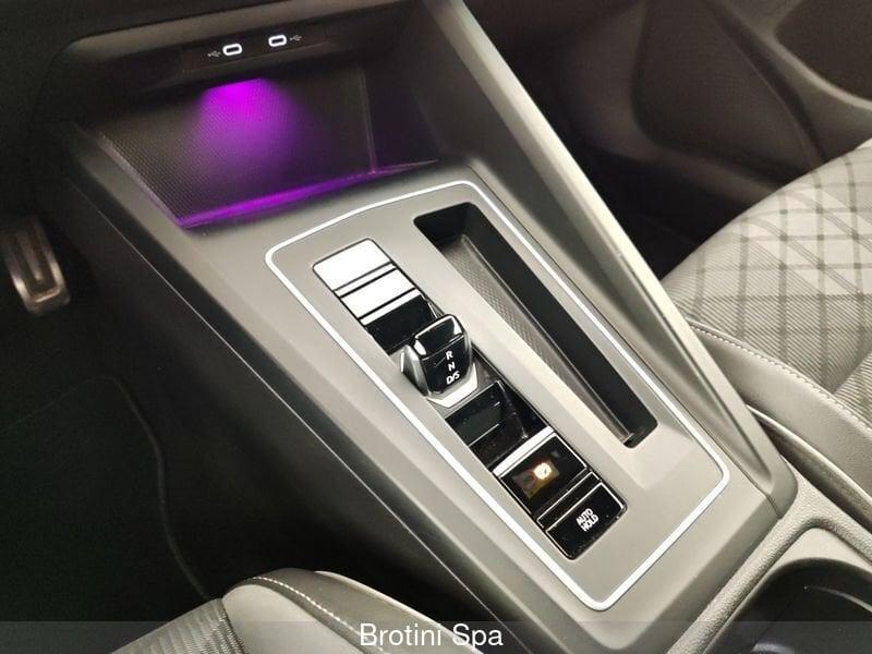 Volkswagen Golf 1.5 eTSI EVO ACT 110kW R-Line DSG