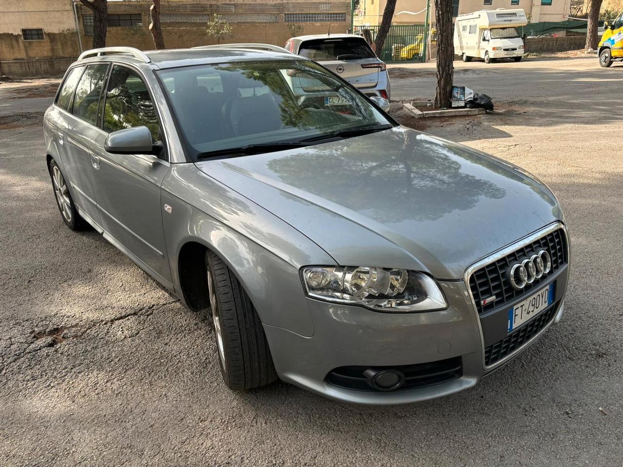 stupenda Audi A4 SLINE 2.0 16V TDI GANCIO TRAINO