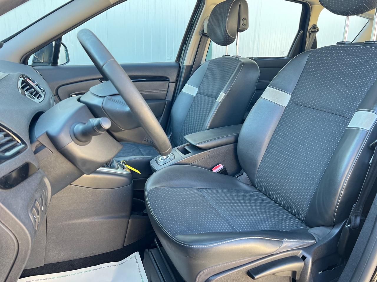 Renault Scenic 1.5 dCi 7 posti 110 CV