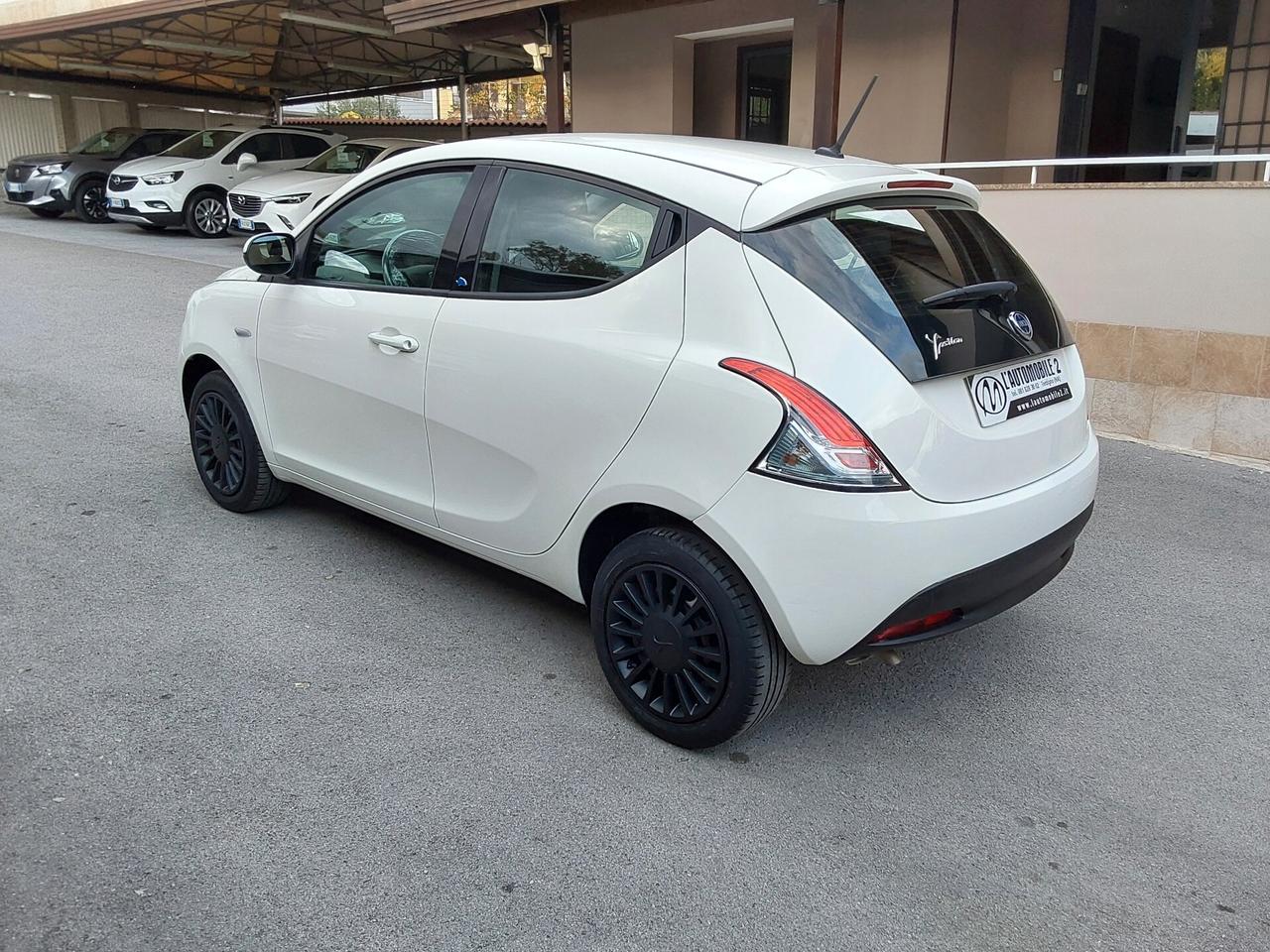 Lancia Ypsilon 1.2 69 CV Elefantino Blu