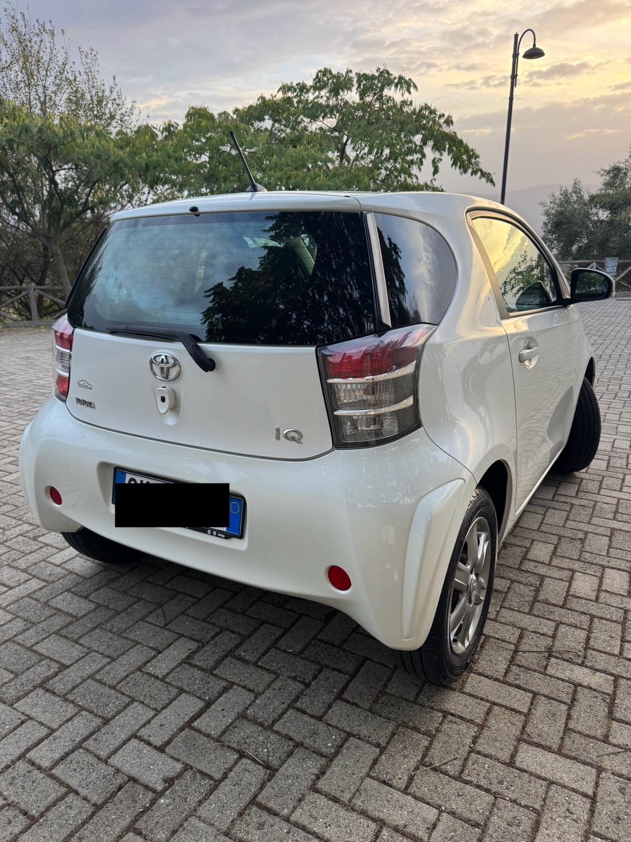 Toyota iQ 1.0 Benzina *SOL* 2011