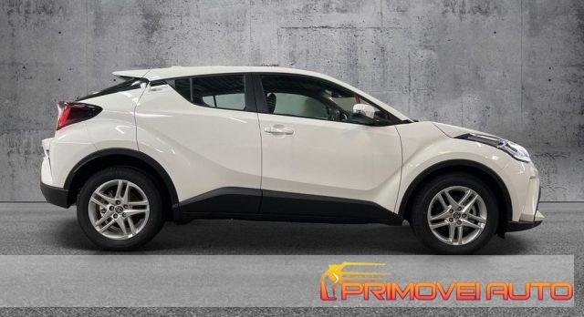 TOYOTA C-HR 1.8 Hybrid E-CVT Business