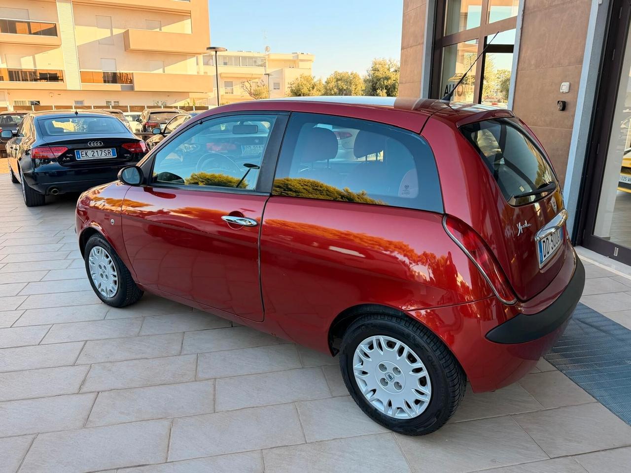 Lancia Ypsilon 1.3 MJT 75 CV Platino