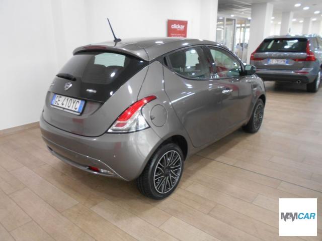 LANCIA - Ypsilon - 1.0 FireFly 5p. S&S Hybrid Gold