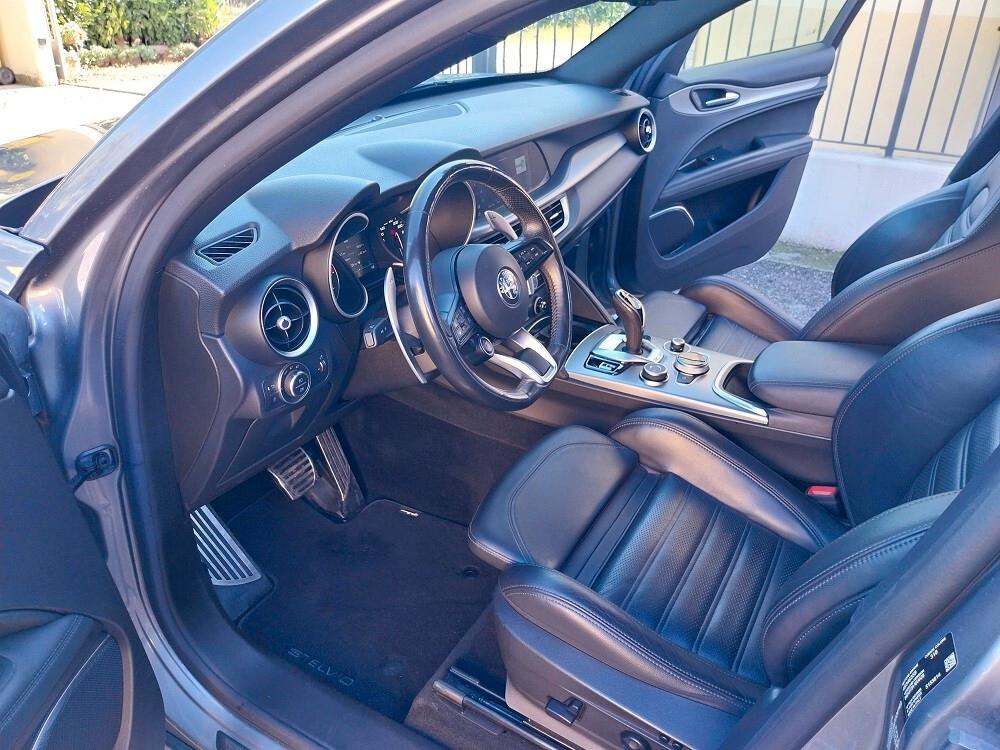 Alfa Romeo Stelvio 2.2 Turbodiesel 210 CV AT8 Q4 Veloce