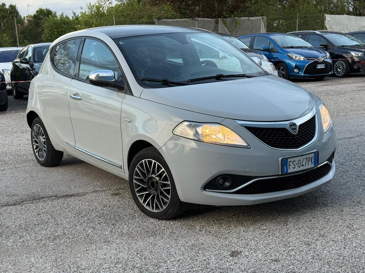 Lancia Ypsilon 1.3 MJT 16V 80 CV 5 porte S&S Silver
