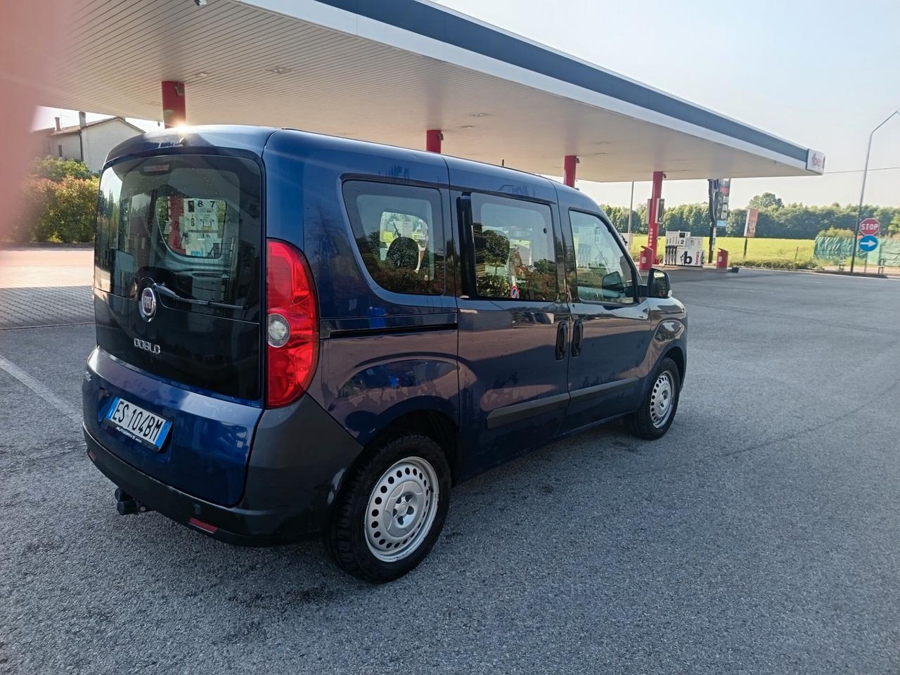 Fiat Doblò 1.4 T-Jet 16V Natural Power Gancio traino
