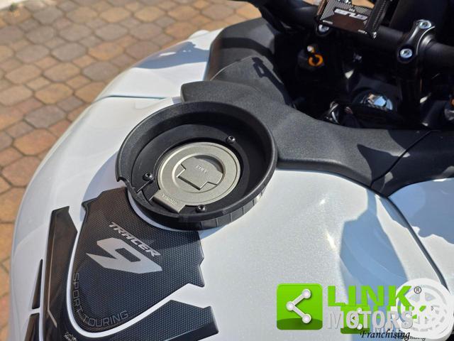 YAMAHA Tracer 9 GT Tris Quick-Shifter Tris di borse originali.
