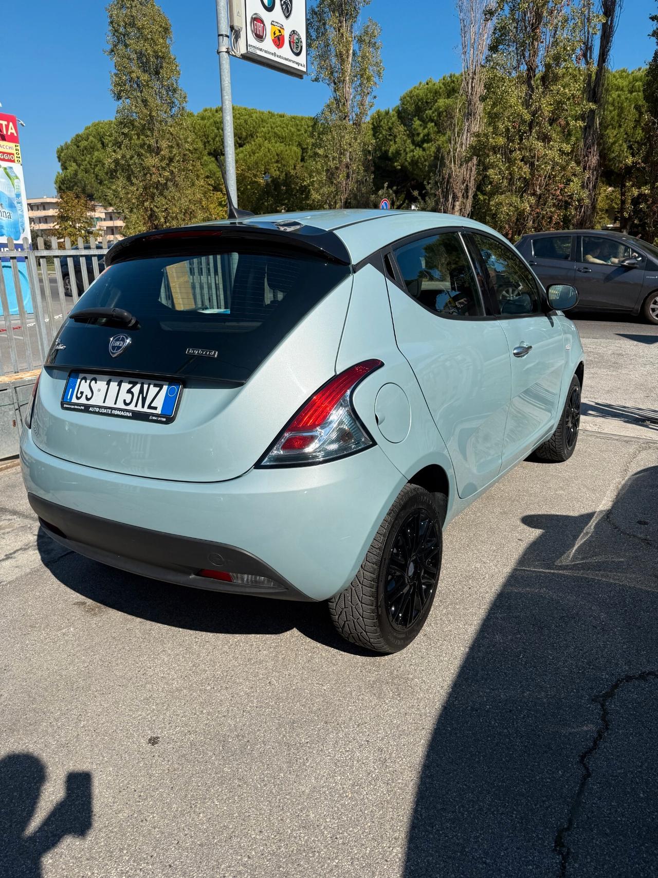 Lancia Ypsilon 1.0 FireFly 5 porte S&S Hybrid Silver NESSUN VINCOLO