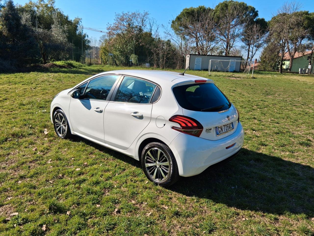 Peugeot 208 come nuova