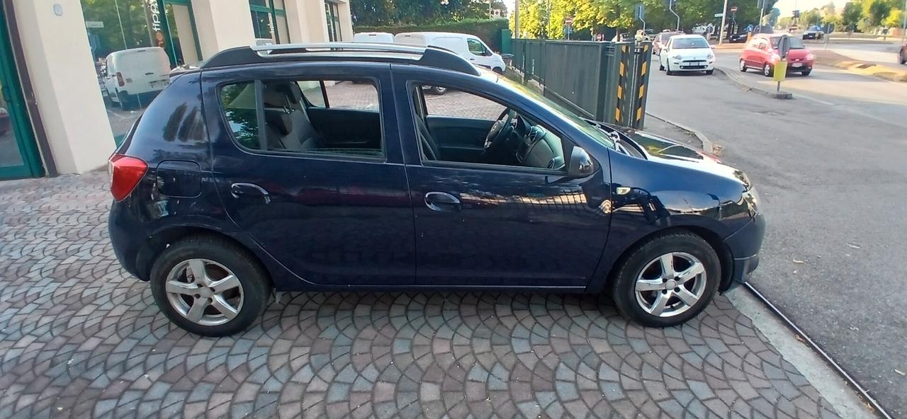 Dacia Sandero 1.2 GPL pochi km neopatentati