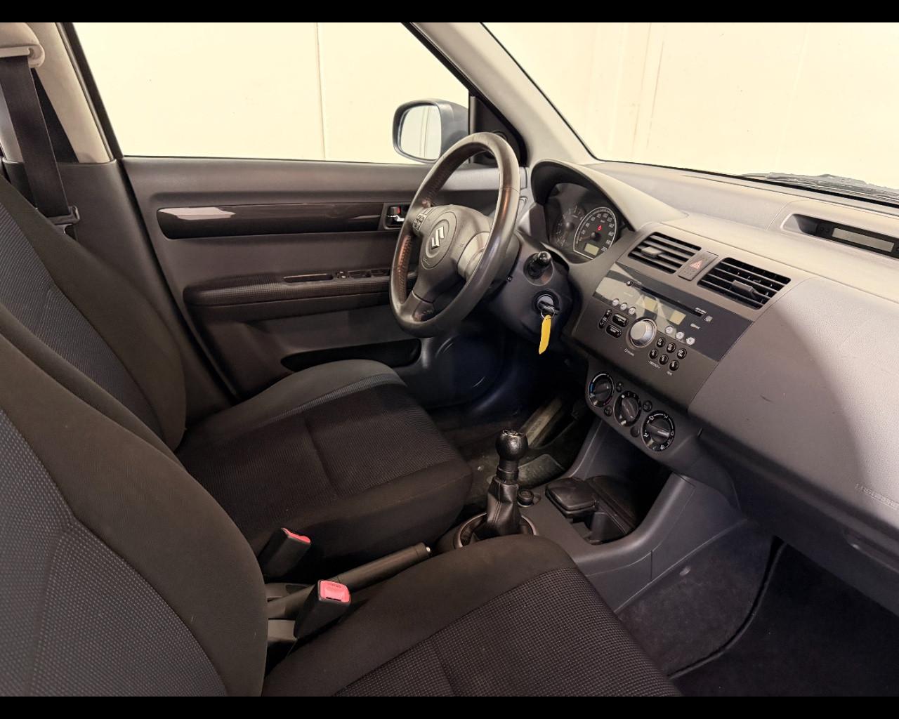 SUZUKI SWIFT 1.3 16v GL 4x4 5p