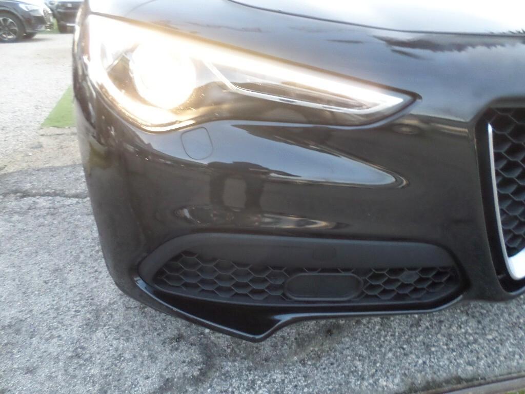 Alfa Romeo Stelvio 2.2 Turbodiesel 160 CV AT8 RWD Rosso Edizione