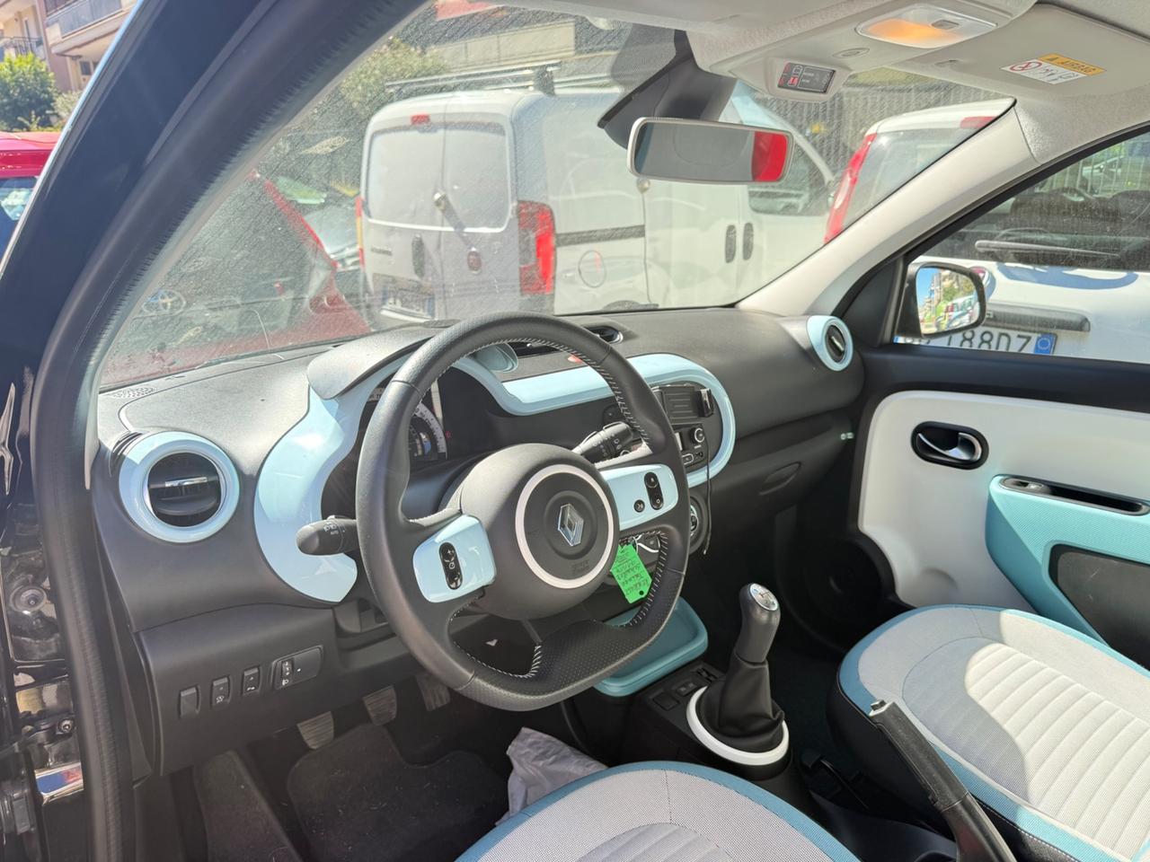 Renault Twingo TCe 90 CV La Parisienne LED PDC CLIMA AUTOAMTICO CERCHI 16 SCHERMO DIGITALE