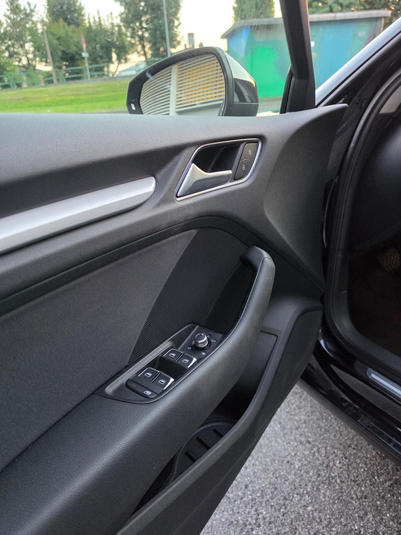 Audi A3 Sedan 1.6 TDI clean diesel S tronic Ambition
