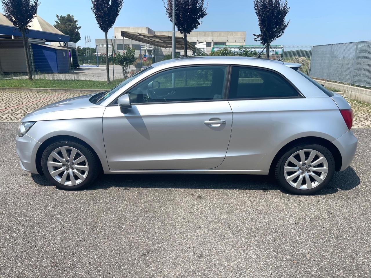 Audi A1 1.4 TFSI S tronic 119g Attraction