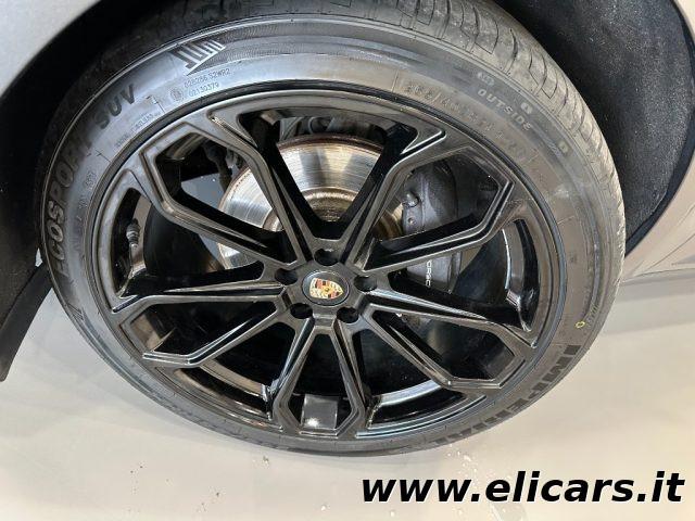 PORSCHE Macan 2.0