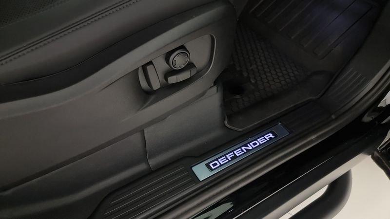 Land Rover Defender 90 3.0D I6 200 CV AWD Auto X-Dynamic SE
