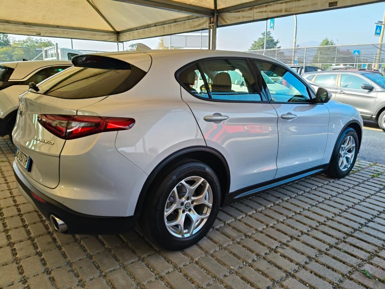 Alfa Romeo Stelvio 2.2 Turbodiesel 160 CV AT8 RWD Business