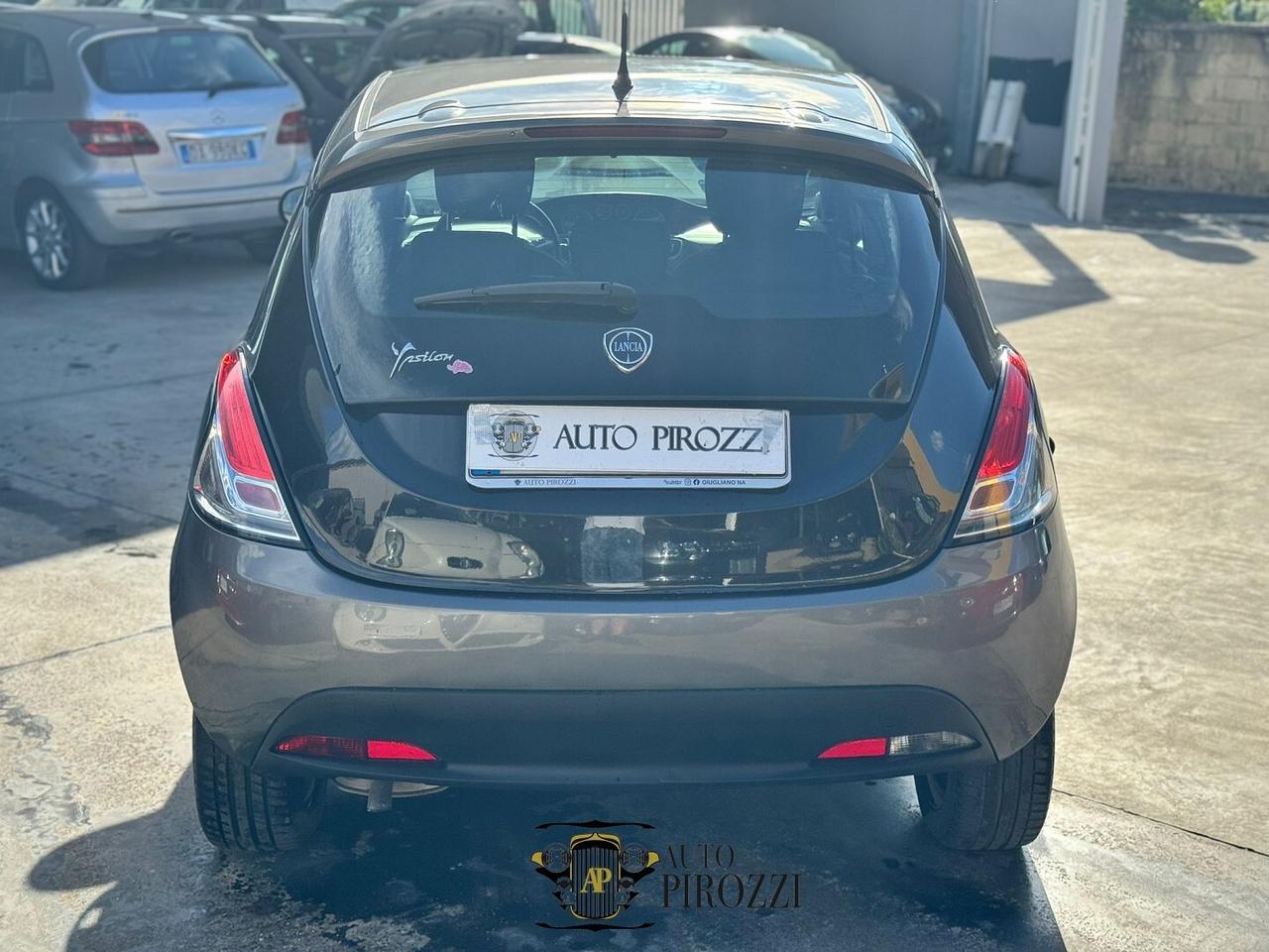 LANCIA YPSILON 1.2 BENZ/GPL 2014