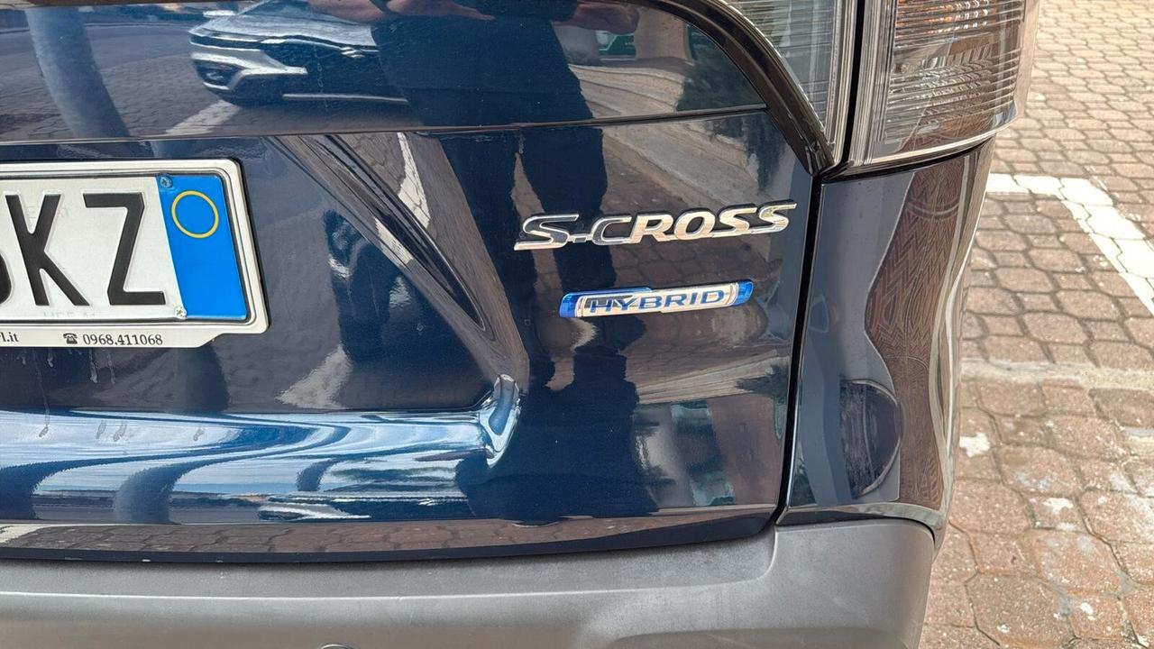 Suzuki S-Cross 1.4 Hybrid Top+