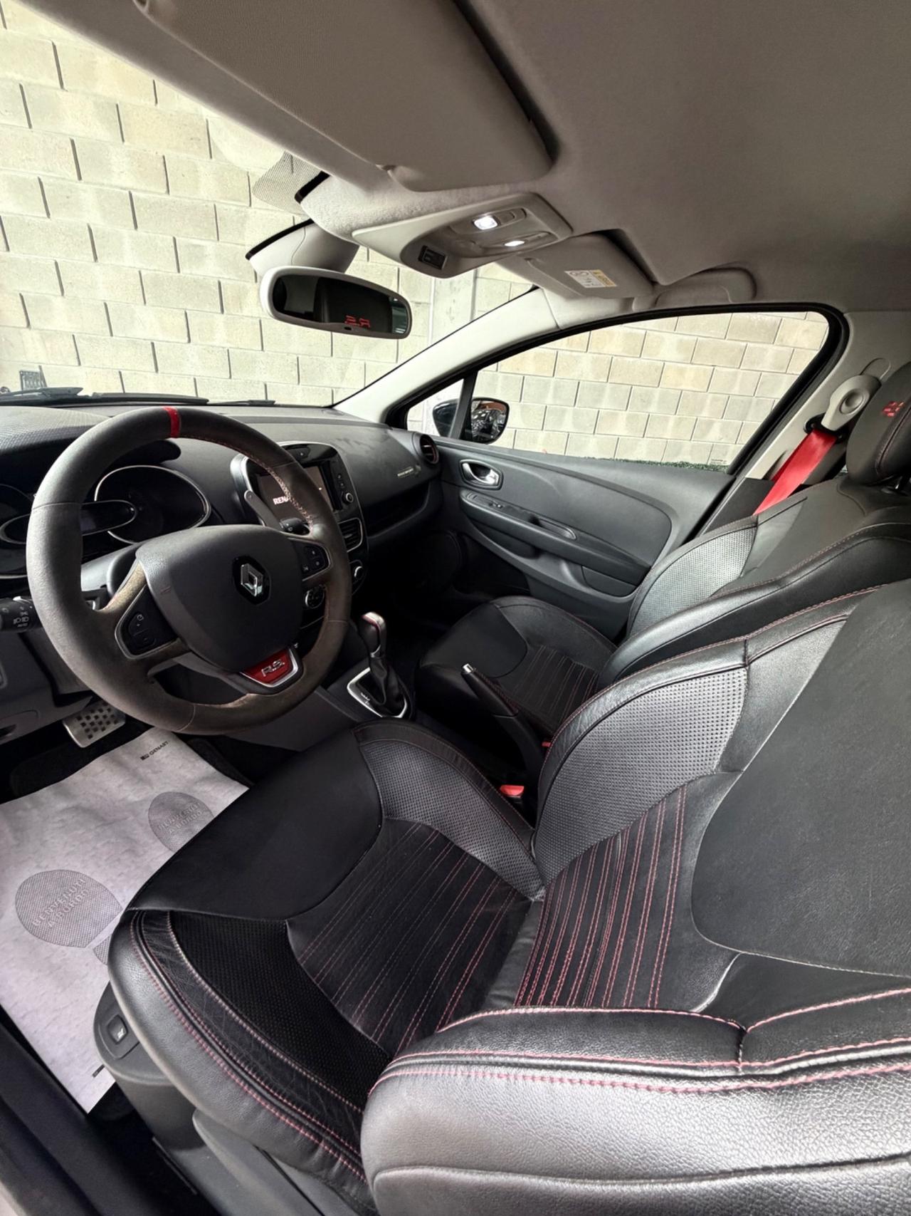 Renault Clio TCe 220CV R.S. Trophy