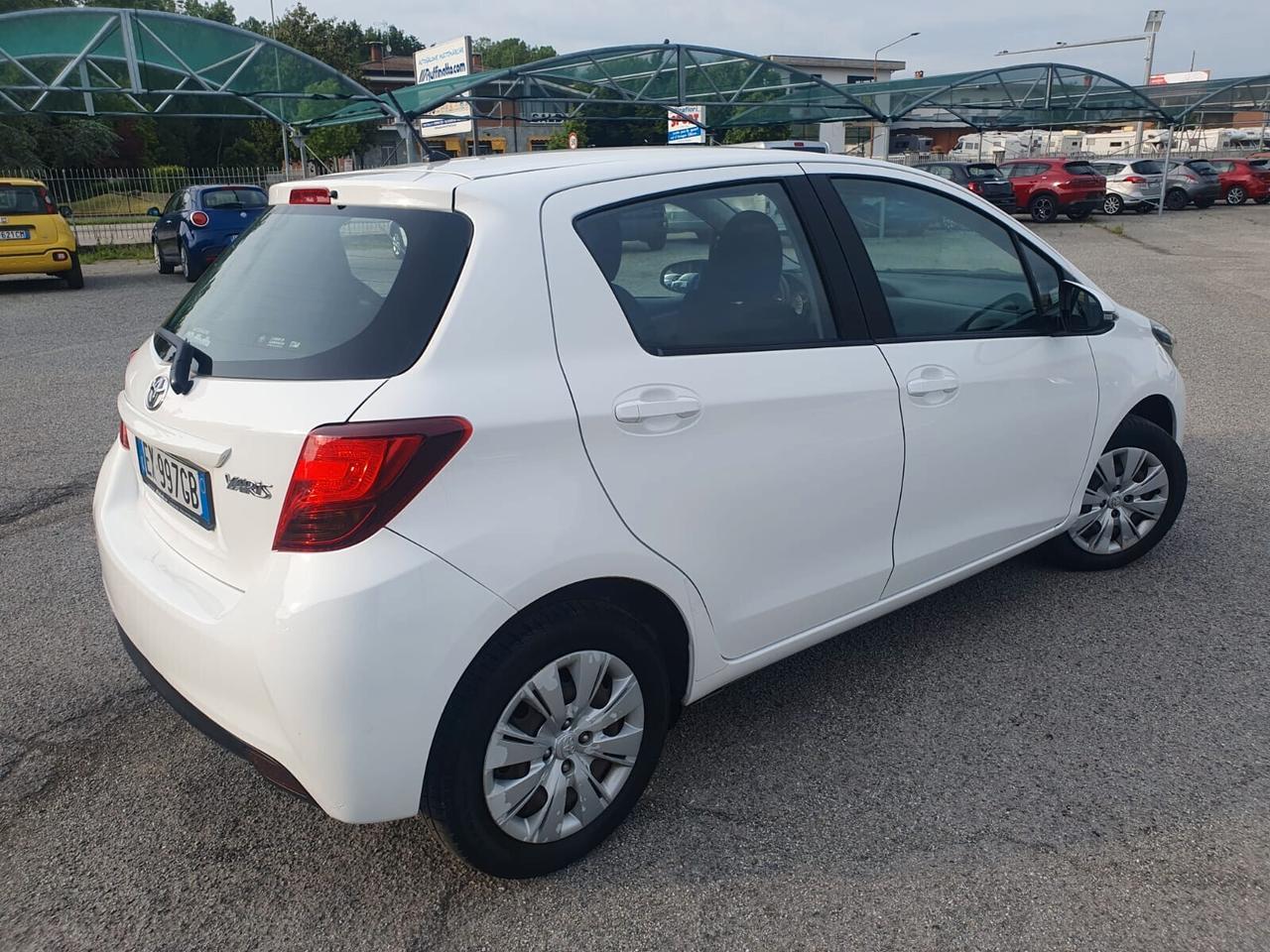 Toyota Yaris 1.0 5 porte Active