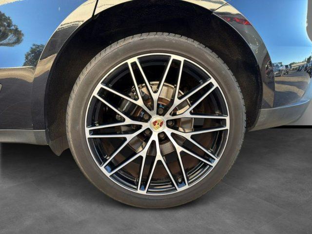 PORSCHE Macan 2.0