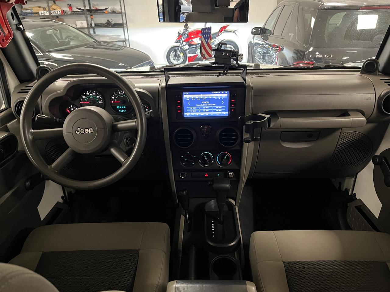 Jeep Wrangler Unlimited 3.8 V6 Sahara Auto 208cv