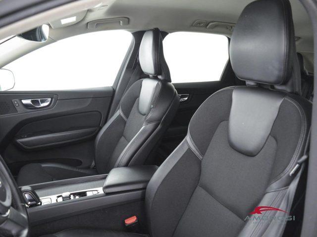 VOLVO XC60 B4 (d) AWD Geartronic Business Plus