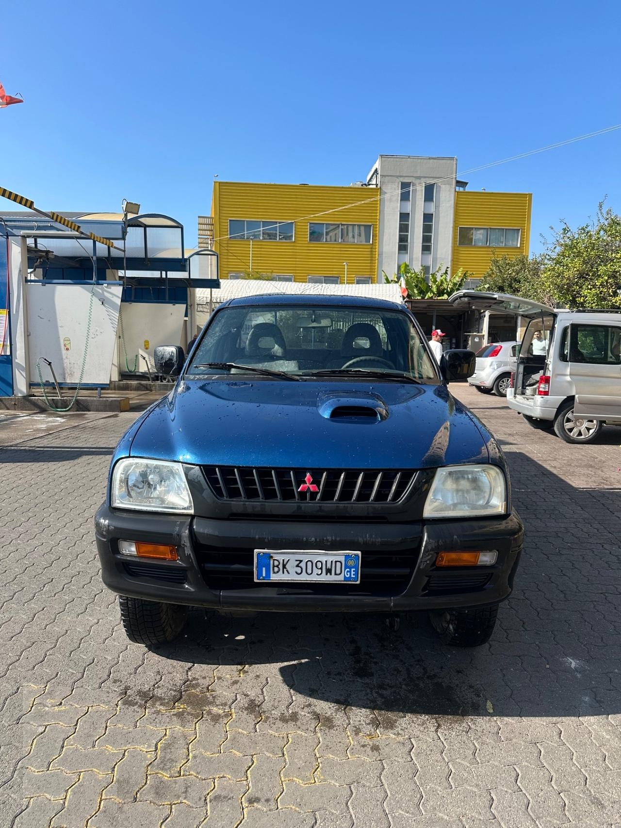 Mitsubishi L200 2.5 TDI 4WD Club Cab Pick-up GLS