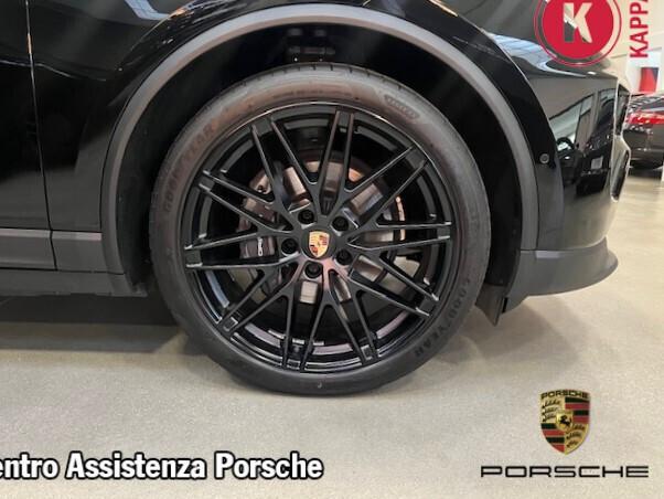 Porsche Macan EV