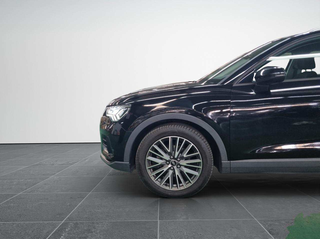 Audi Q3 35 TDI S tronic Business