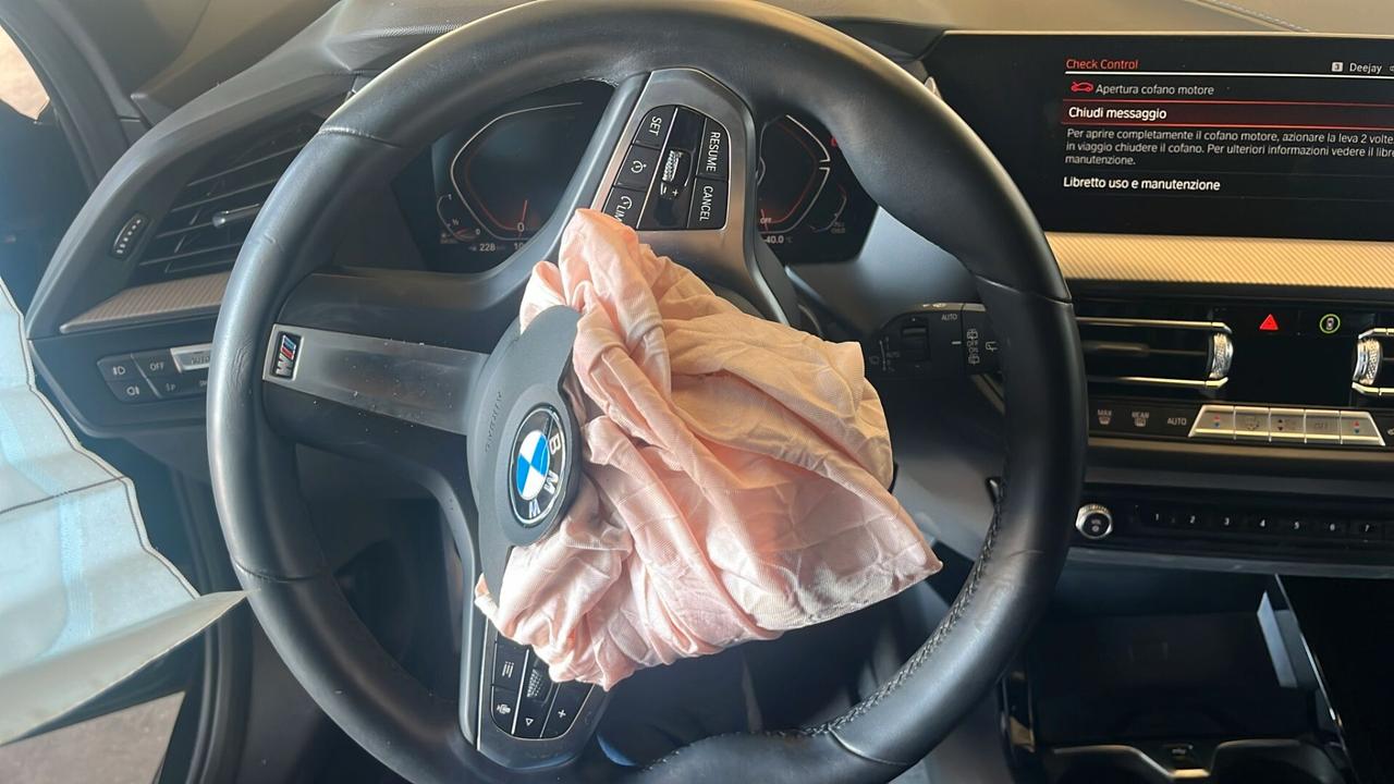 Bmw 116 116d 5p. Msport