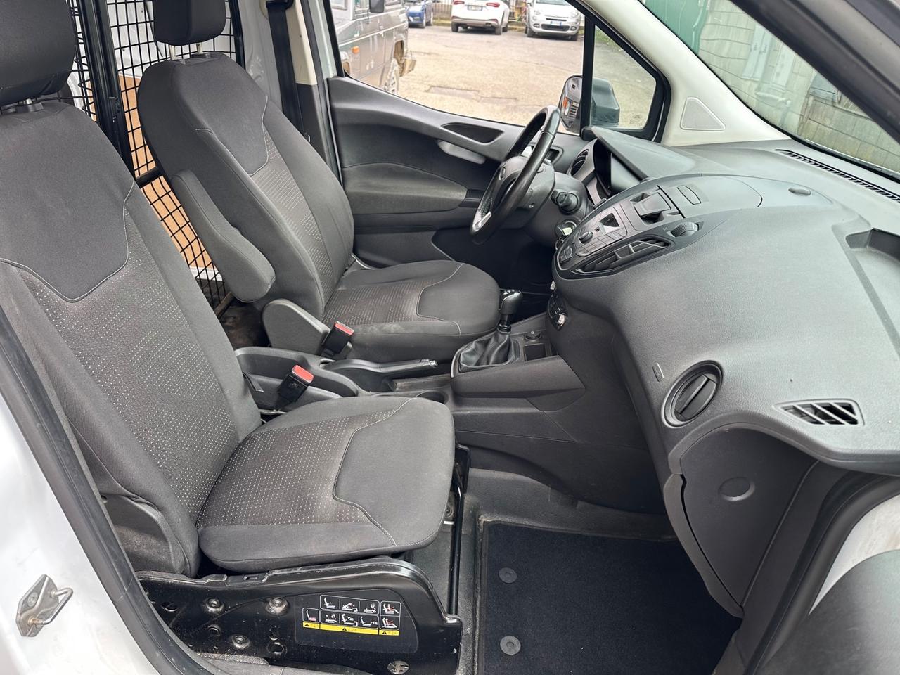 FORD TRANSIT COURIER