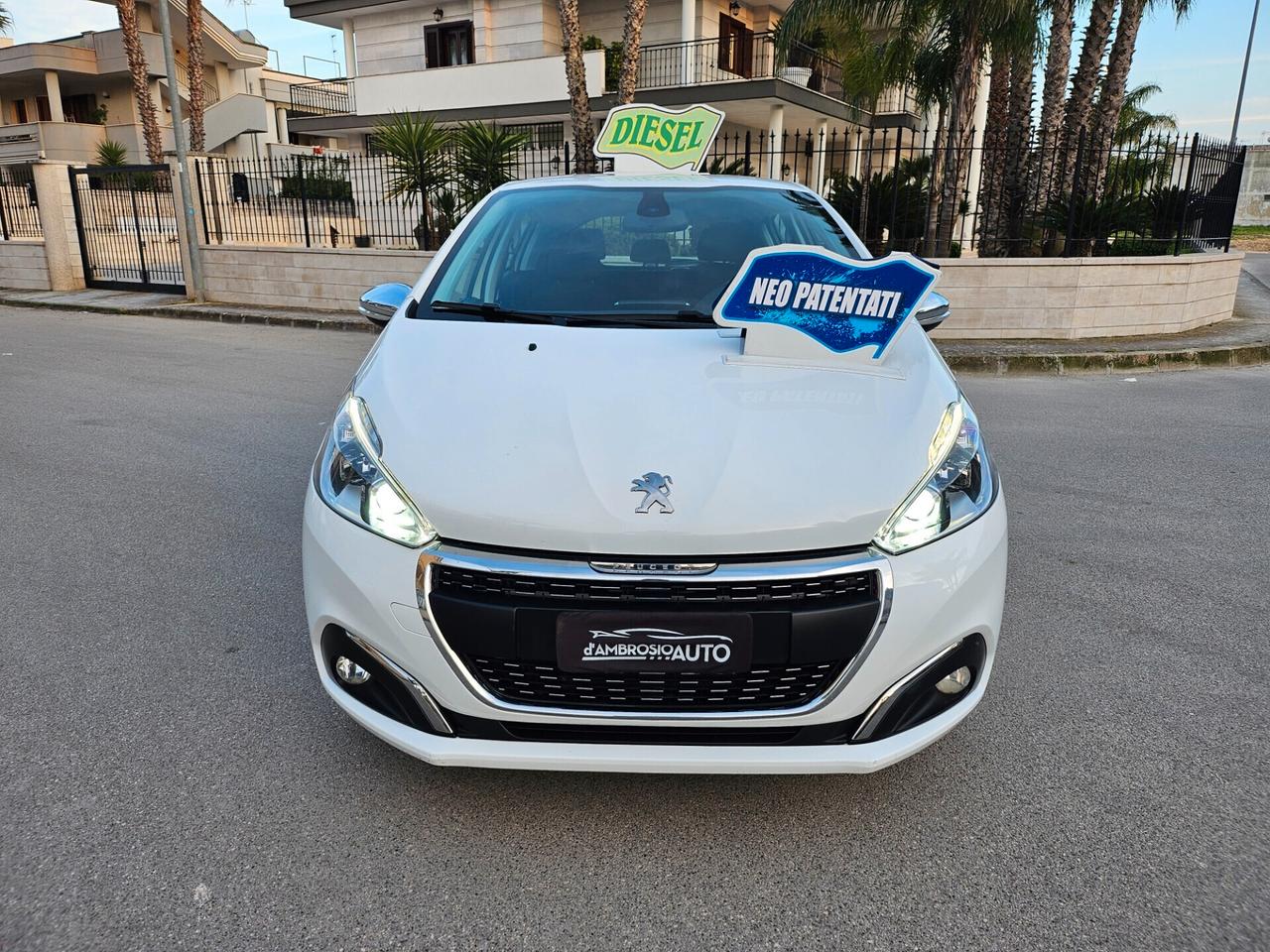 Peugeot 208 1.6 BlueHDi 100 CV Allure