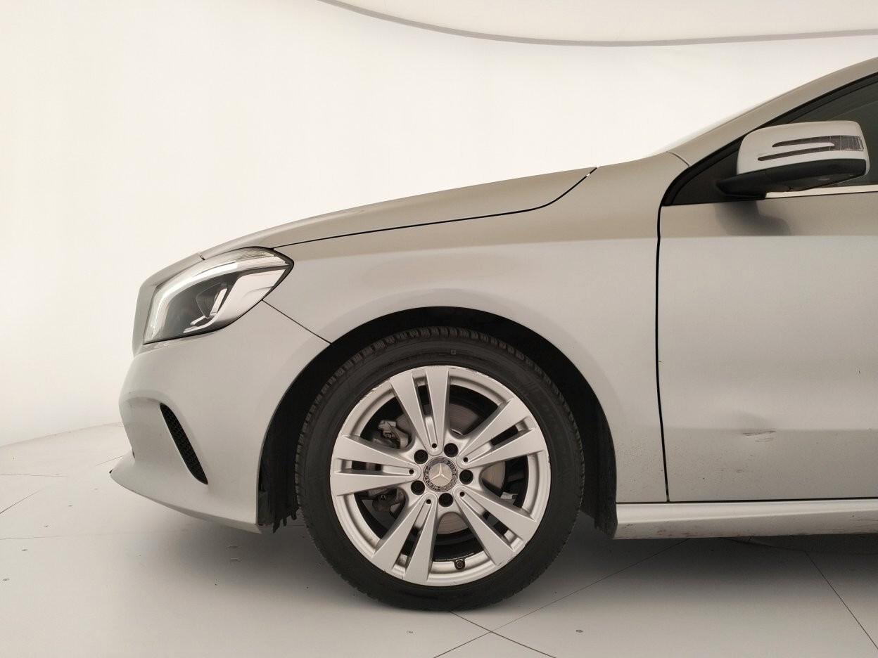 Mercedes-Benz A 200d Premium auto