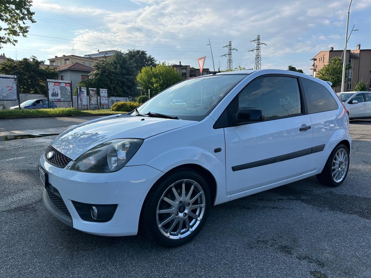 Ford Fiesta 1.6 TDCi 3p. S - NEOPATENTATI