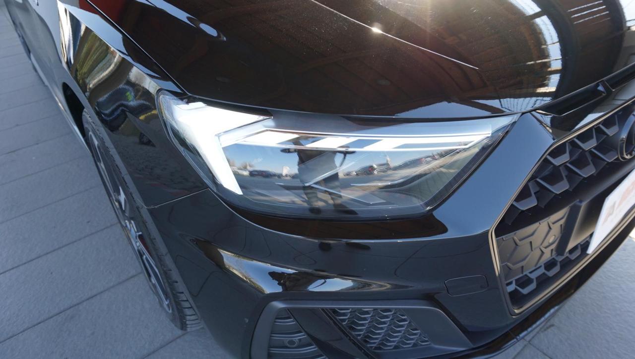 Audi A1 SPB 30 TFSI S-Tronic Identity Black