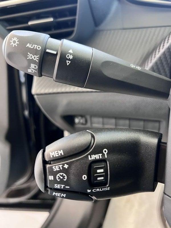 Peugeot 2008 2008 1.2 hybrid Allure 110cv e-dcs6