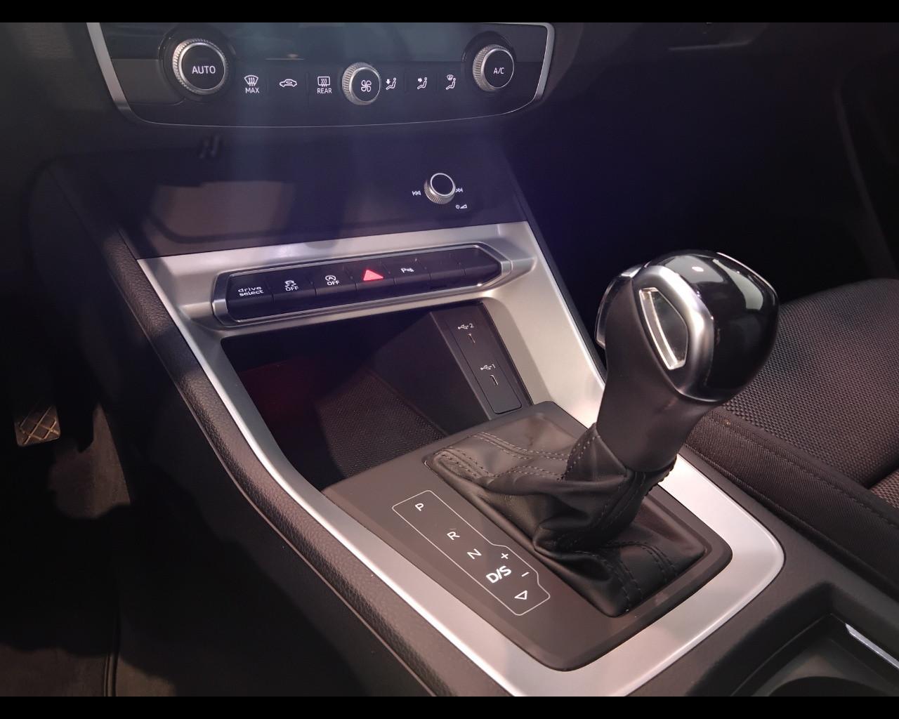 AUDI Q3 I 2019 Sportback - Q3 Sportback 35 2.0 tdi S line edition